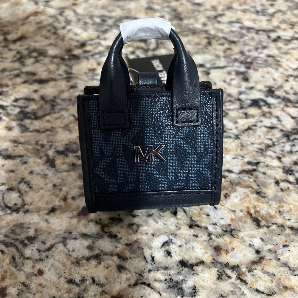Michael Kors Mini Navy Handbag EarPod fob